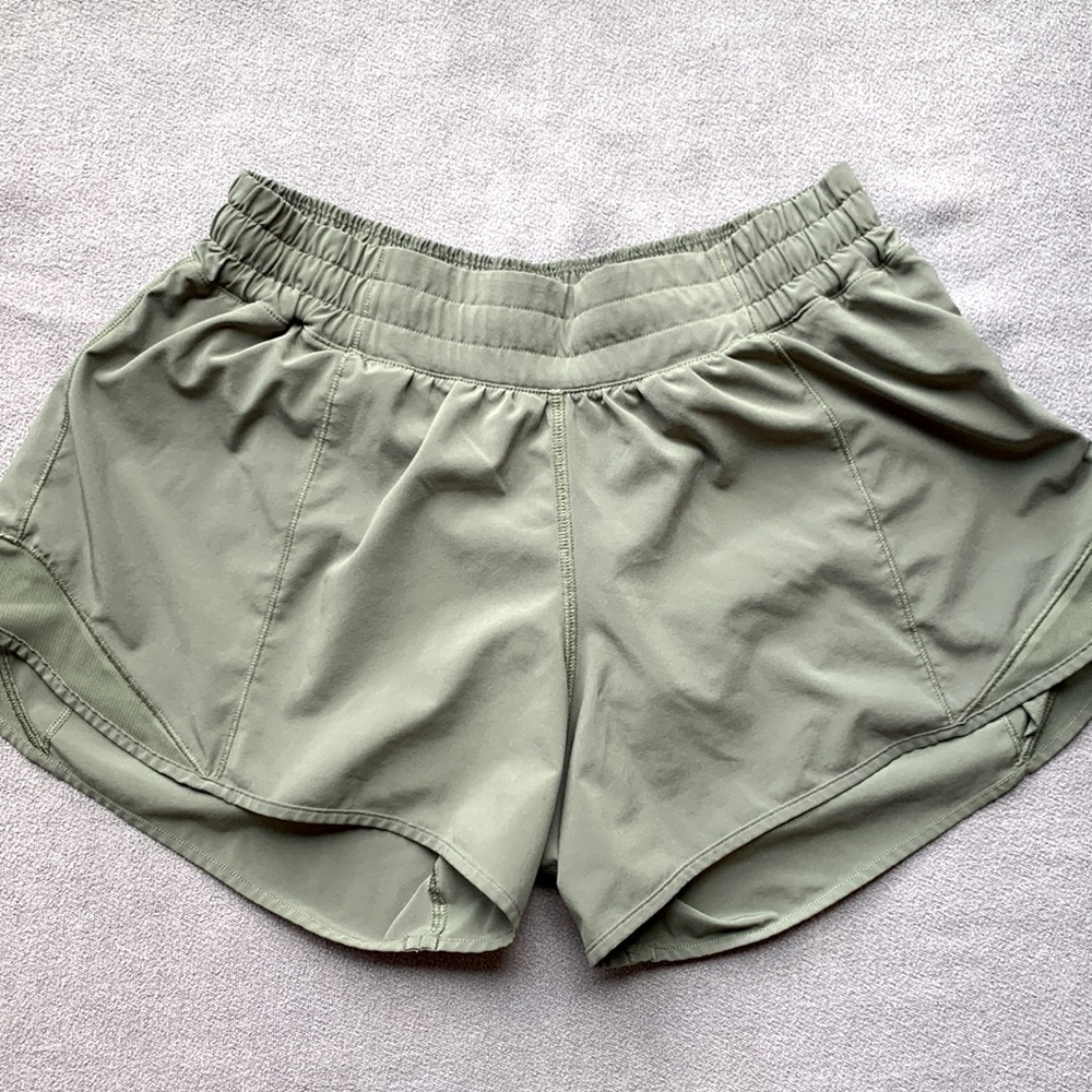Lululemon Hotty Hot Low Rise Short